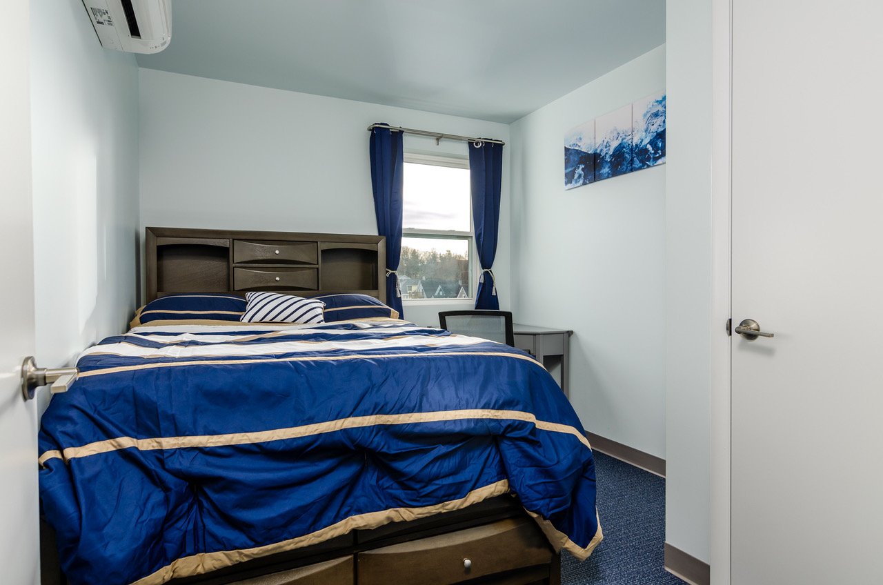 Open floor plan 2 bedroom unit Grand Monarch