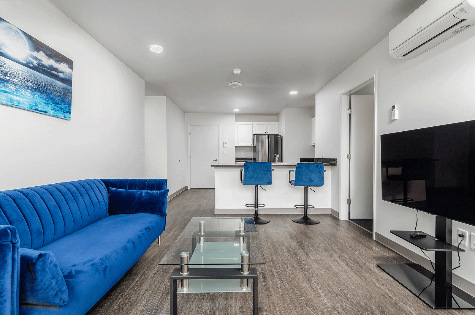 Dedicated home office space in 1BR deluxe apartment