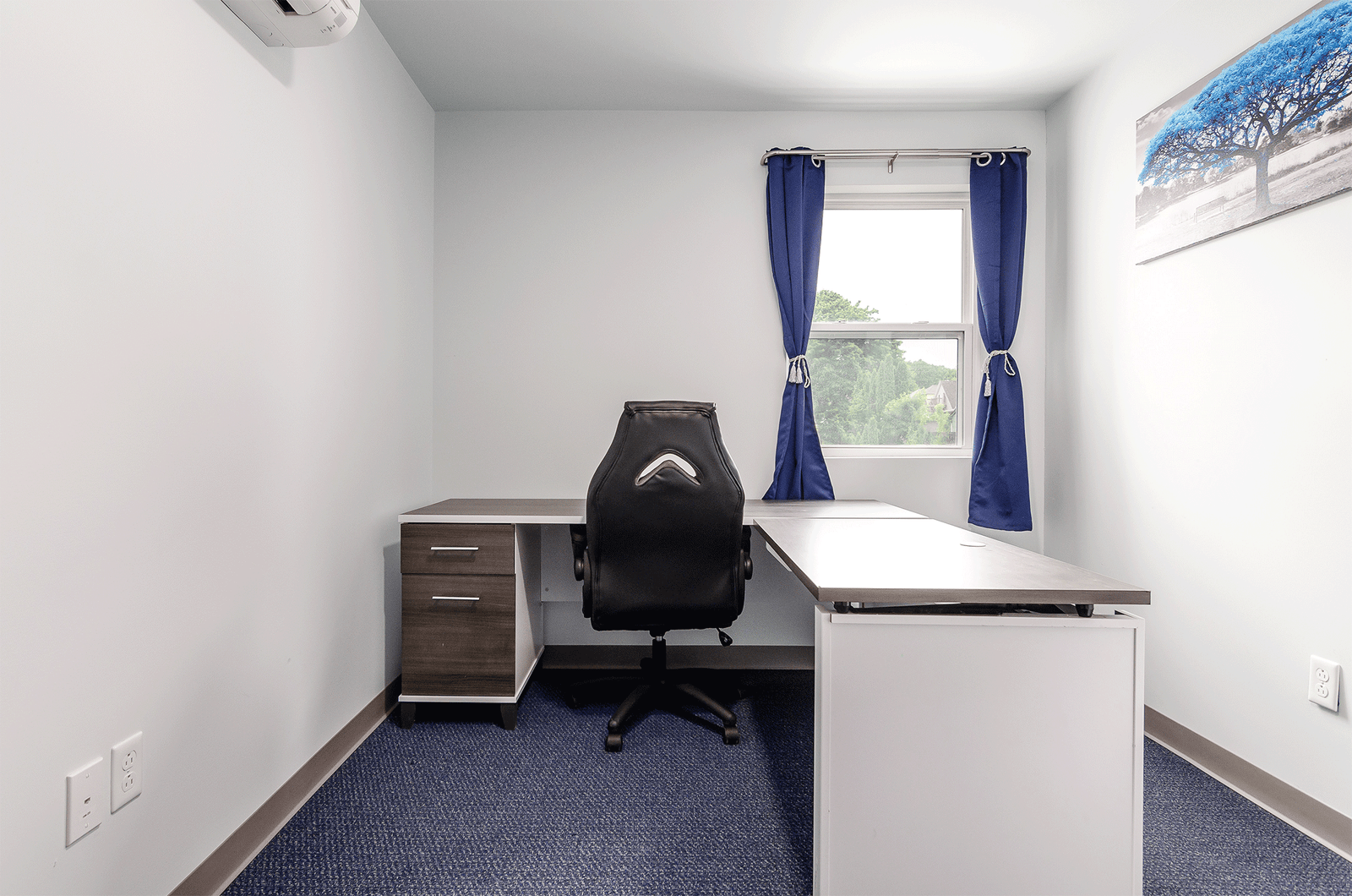 Modern bathroom deluxe 1BR apartment Grand Monarch