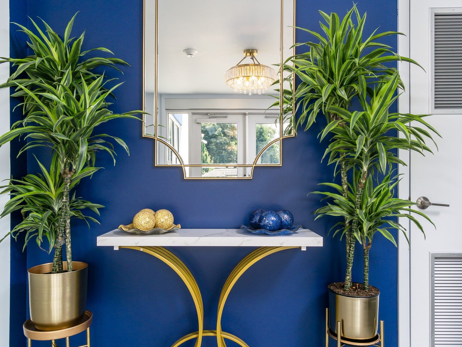 Resident lounge with modern decor Grand Monarch